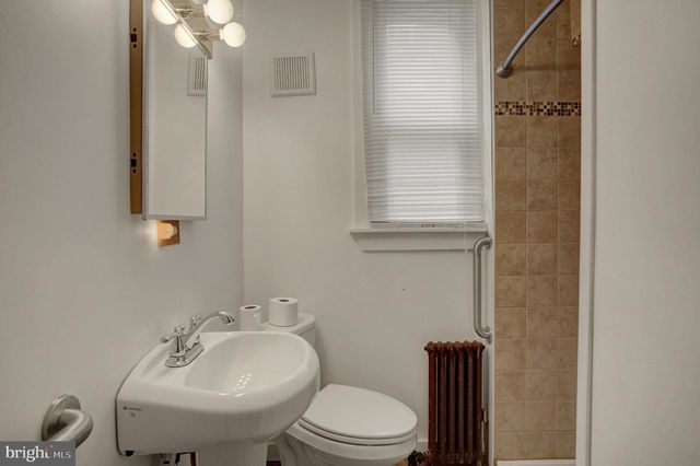 343 W QUEEN ST, Chambersburg, PA 17201
