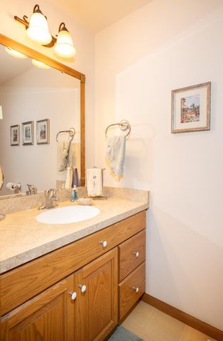 3325 W Prairiewood Drive S, Fargo, ND 58103