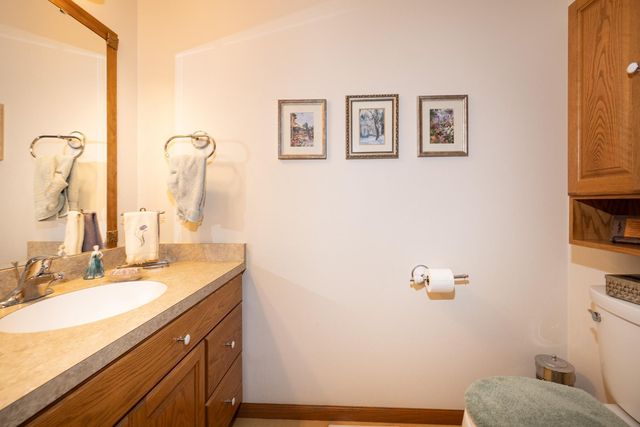 3325 W Prairiewood Drive S, Fargo, ND 58103