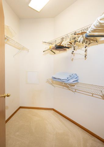 3325 W Prairiewood Drive S, Fargo, ND 58103