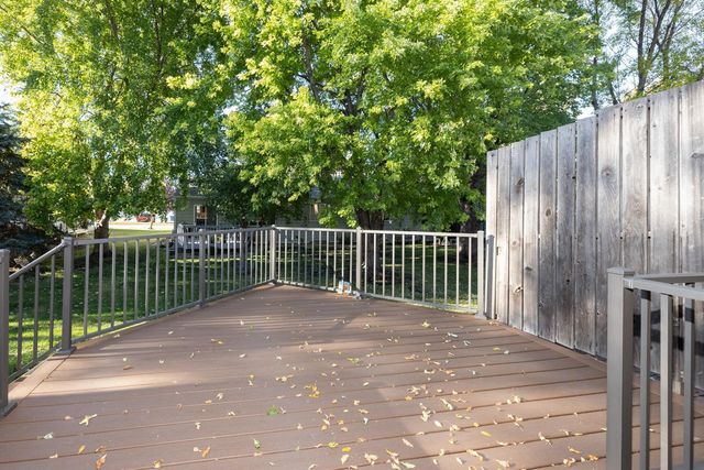 3325 W Prairiewood Drive S, Fargo, ND 58103