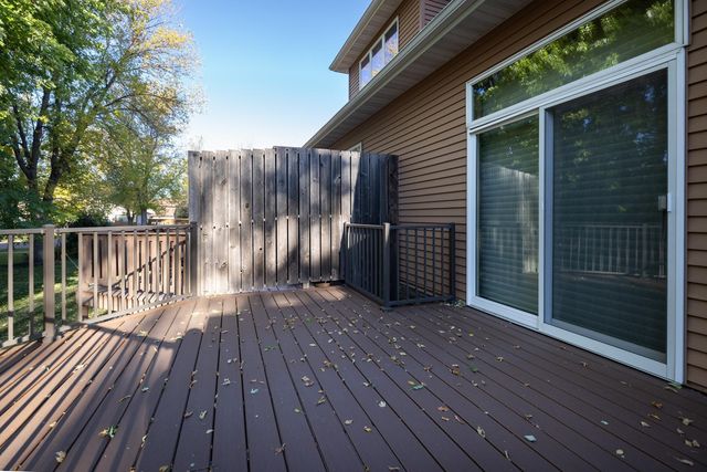 3325 W Prairiewood Drive S, Fargo, ND 58103