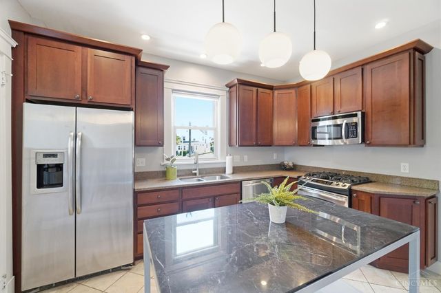 2806 Madison Road, Cincinnati, OH 45209