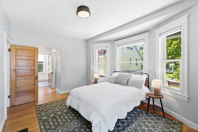 2806 Madison Road, Cincinnati, OH 45209