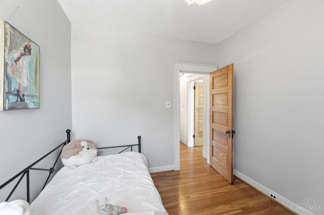 2806 Madison Road, Cincinnati, OH 45209