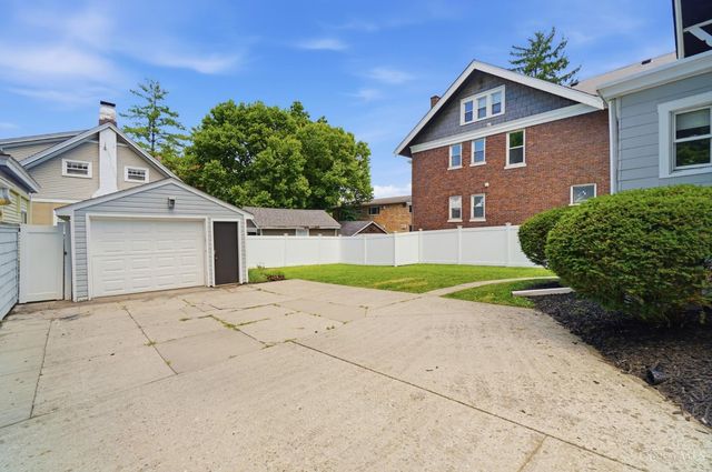2806 Madison Road, Cincinnati, OH 45209