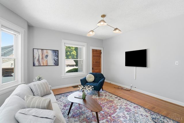 2806 Madison Road, Cincinnati, OH 45209