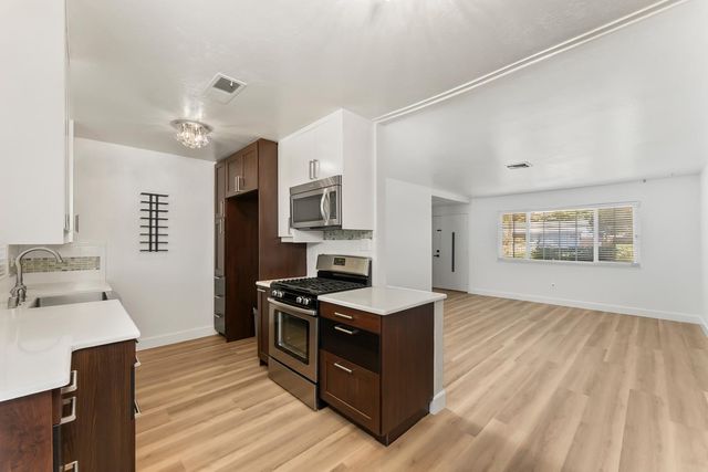 8161 Kaula Dr, Fair Oaks, CA 95628