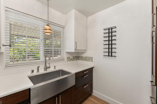 8161 Kaula Dr, Fair Oaks, CA 95628