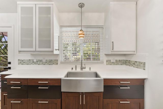8161 Kaula Dr, Fair Oaks, CA 95628