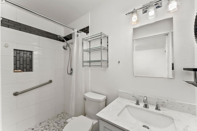 8161 Kaula Dr, Fair Oaks, CA 95628