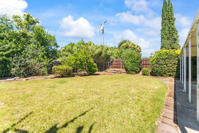 8161 Kaula Dr, Fair Oaks, CA 95628
