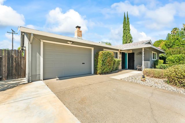 8161 Kaula Dr, Fair Oaks, CA 95628