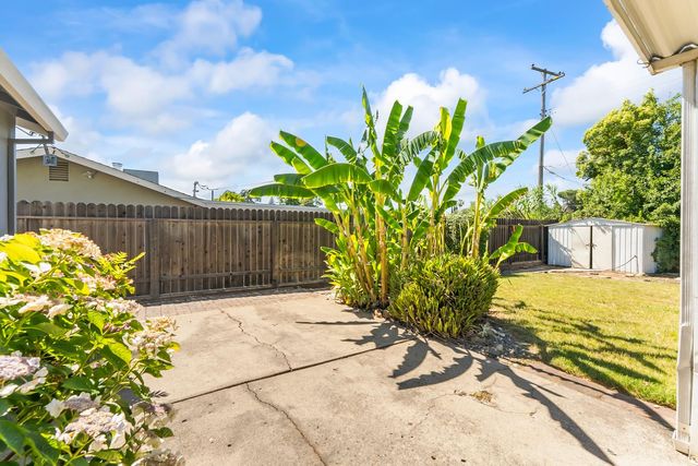 8161 Kaula Dr, Fair Oaks, CA 95628