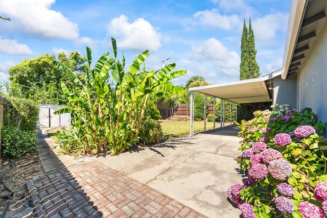 8161 Kaula Dr, Fair Oaks, CA 95628