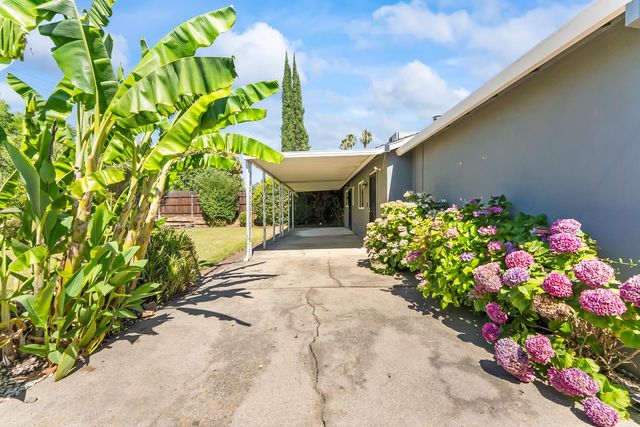 8161 Kaula Dr, Fair Oaks, CA 95628