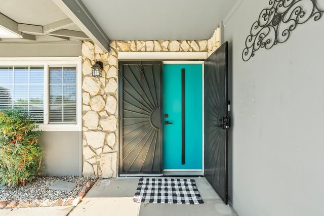 8161 Kaula Dr, Fair Oaks, CA 95628