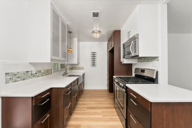 8161 Kaula Dr, Fair Oaks, CA 95628