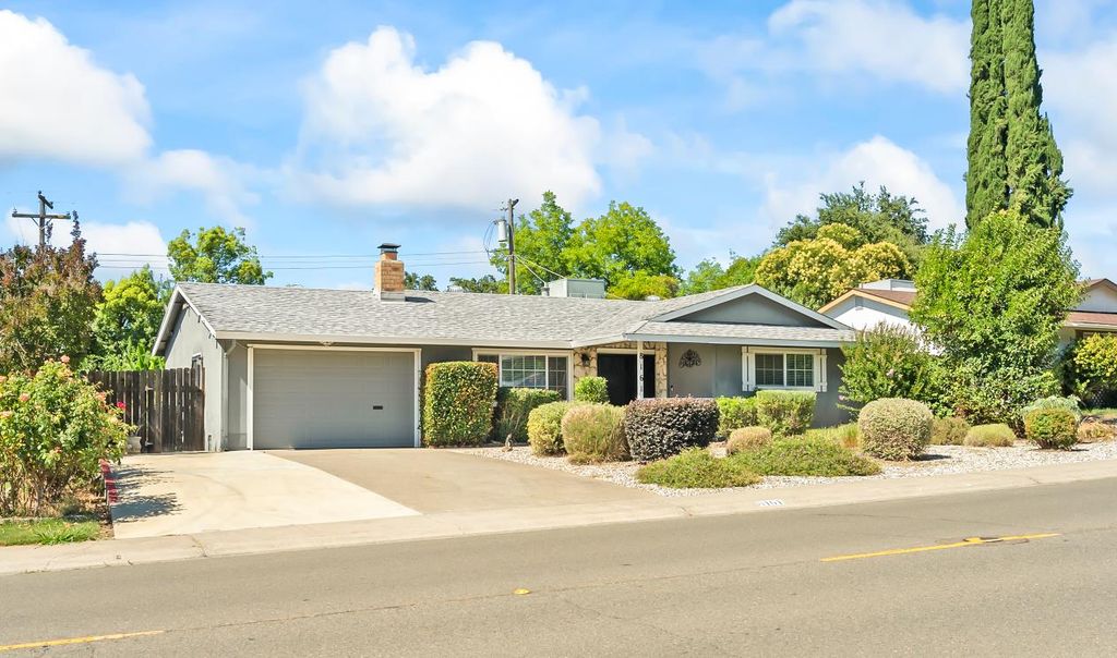 8161 Kaula Dr, Fair Oaks, CA 95628