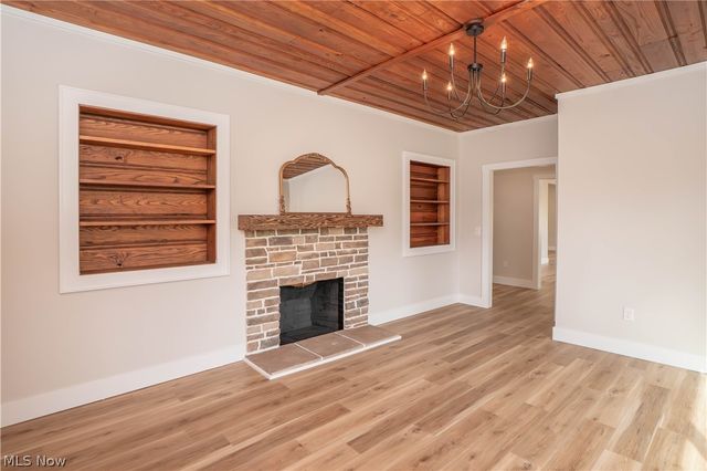 1940 Canton Road, Akron, OH 44312