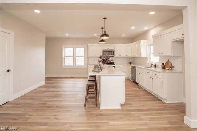 1940 Canton Road, Akron, OH 44312