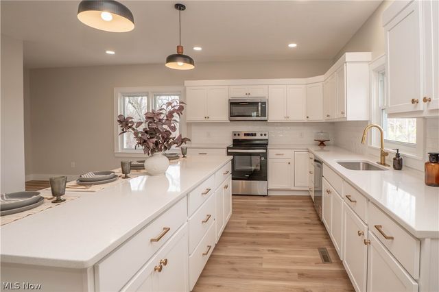 1940 Canton Road, Akron, OH 44312