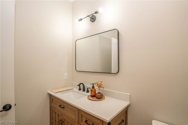 1940 Canton Road, Akron, OH 44312