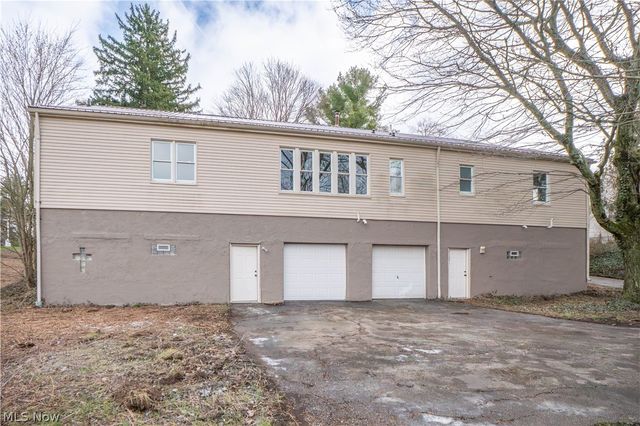 1940 Canton Road, Akron, OH 44312