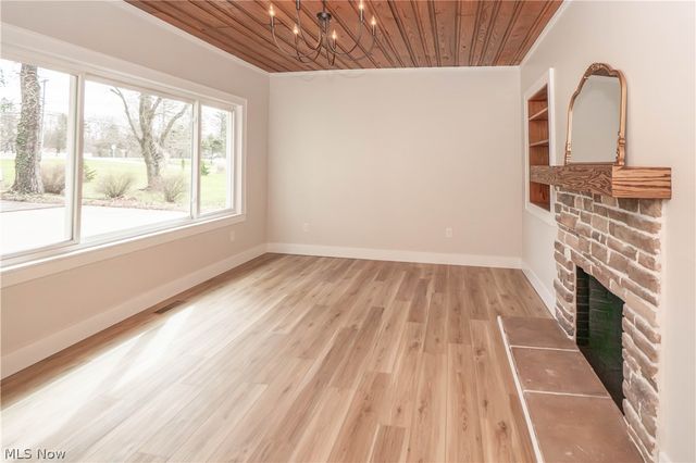 1940 Canton Road, Akron, OH 44312