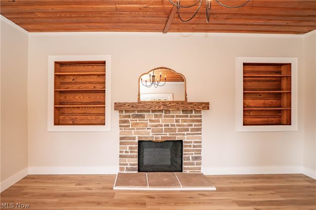 1940 Canton Road, Akron, OH 44312