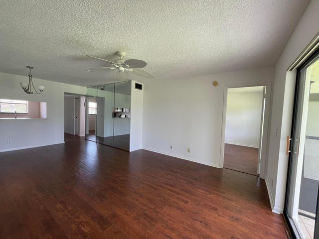 7149 Golf Colony Court 203, Lake Worth, FL 33467