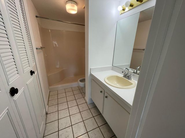 7149 Golf Colony Court 203, Lake Worth, FL 33467