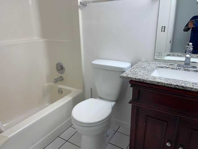 7149 Golf Colony Court 203, Lake Worth, FL 33467