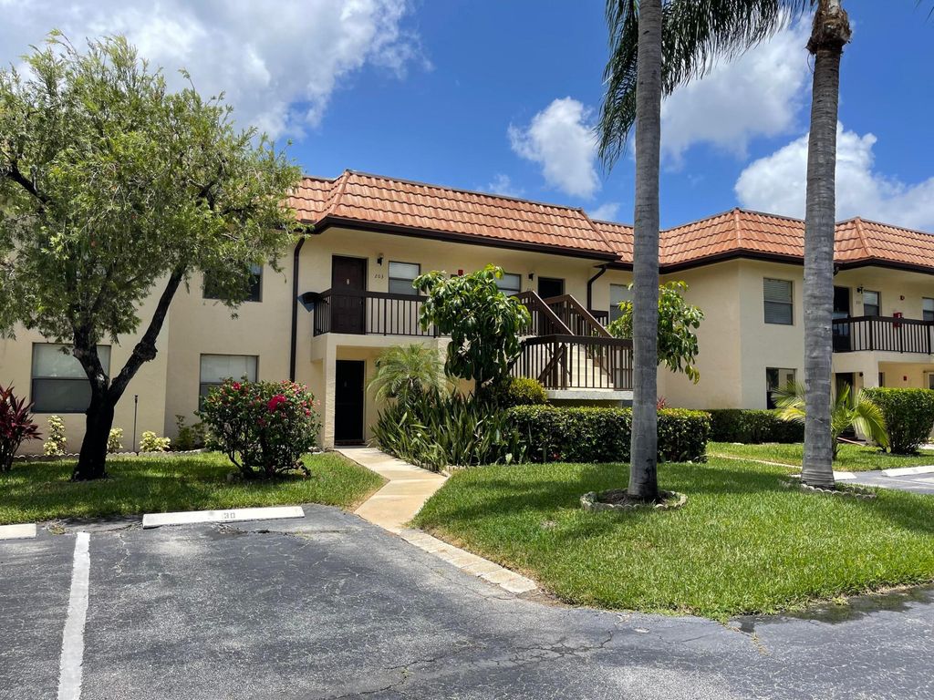 7149 Golf Colony Court 203, Lake Worth, FL 33467