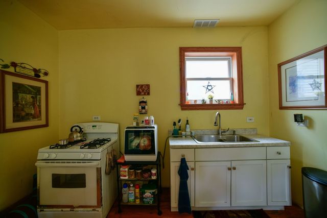 4158 S Campbell Avenue, Chicago, IL 60632