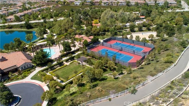 28940 Mirada Circulo, Valencia, CA 91354