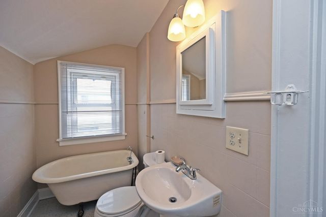 3955 Ardmore Avenue, Cincinnati, OH 45229