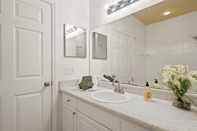 5561 ROSEHILL ROAD 103, Sarasota, FL 34233