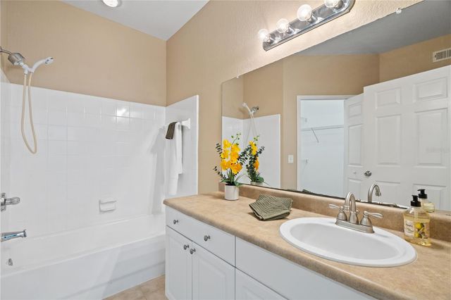 5561 ROSEHILL ROAD 103, Sarasota, FL 34233