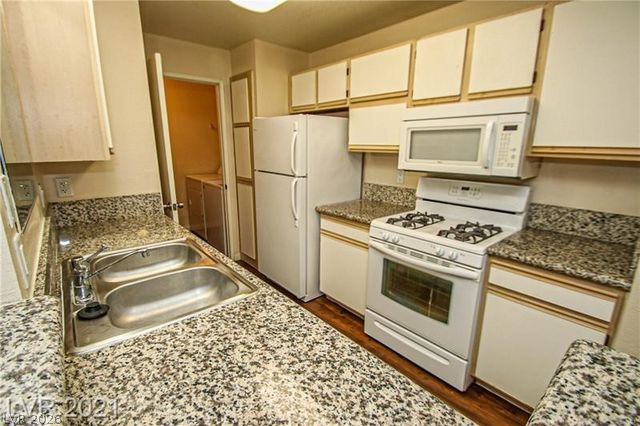2200 South Fort Apache Road 2048, Las Vegas, NV 89117