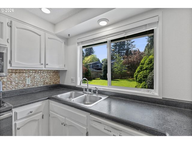 8448 Sw CHELAN Ct, Tualatin, OR 97062