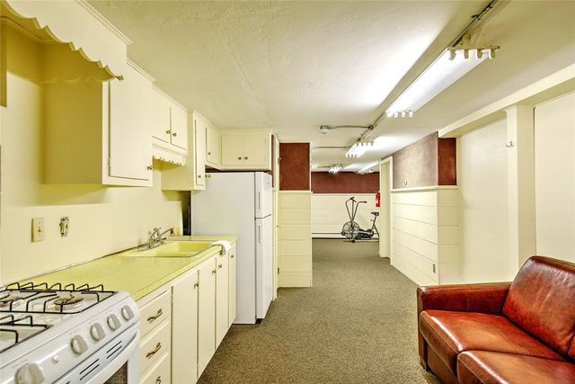 2199 Post Road, Warwick, RI 02886