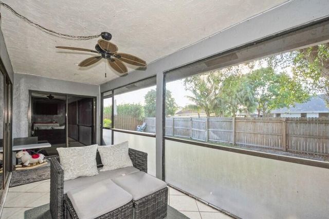 1060 NW 19th Terrace, Delray Beach, FL 33445