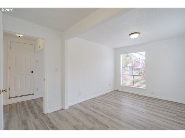 516 26TH St, Washougal, WA 98671