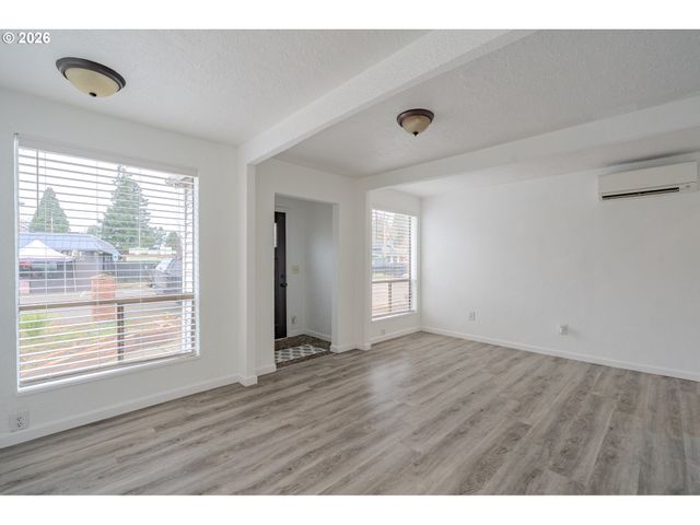 516 26TH St, Washougal, WA 98671