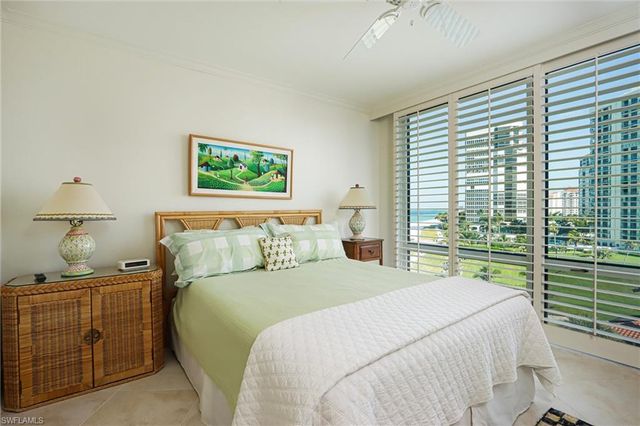 4651 Gulf Shore BLVD N # 504, Naples, FL 34103