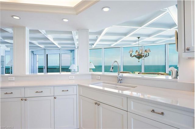 4651 Gulf Shore BLVD N # 504, Naples, FL 34103