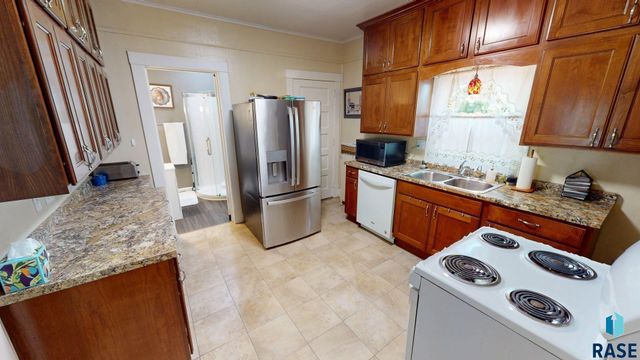 1022 3rd St Street, Brookings, SD 57006