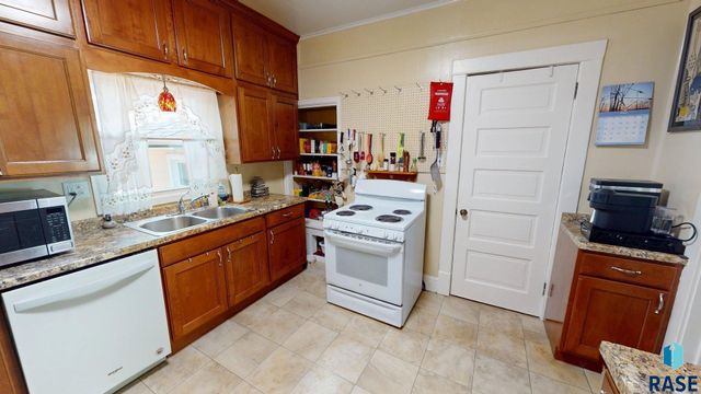 1022 3rd St Street, Brookings, SD 57006