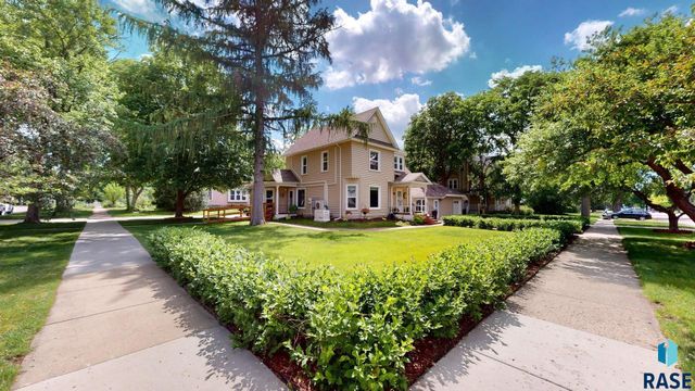 1022 3rd St Street, Brookings, SD 57006